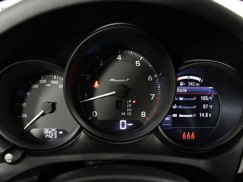 Certified 2025 Porsche Macan Turbo image 16