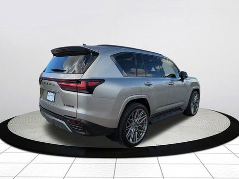 Used 2022 Lexus LX 600 4WD w/ Appearance Package image 4