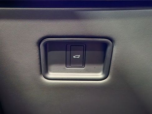 Used 2025 Land Rover Range Rover Sport SV Edition Two image 41