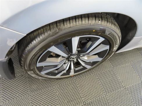 Used 2024 Honda Civic EX-L image 8