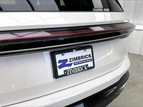 Used 2025 Lincoln Nautilus Premier w/ Equipment Group 102A AWD/4WD image 32