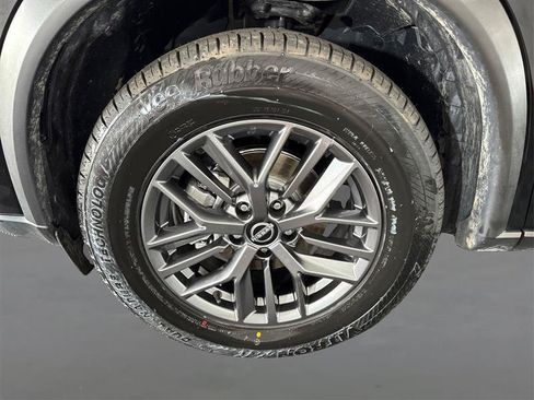 Used 2025 Nissan Rogue S AWD/4WD image 22