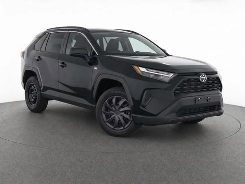 Used 2022 Toyota RAV4 LE AWD/4WD image 6