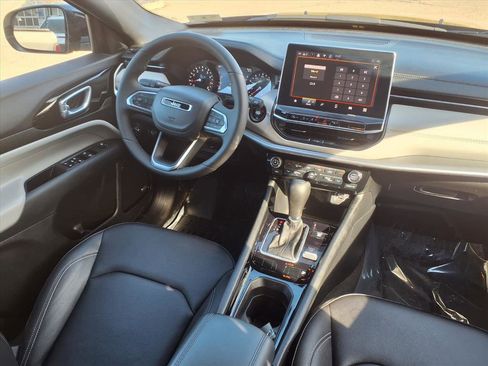 Used 2025 Jeep Compass Limited w/ Sun & Sound Group image 19