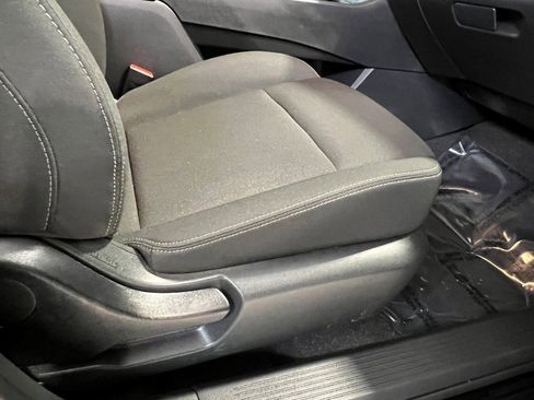 Used 2025 Nissan Rogue S image 13