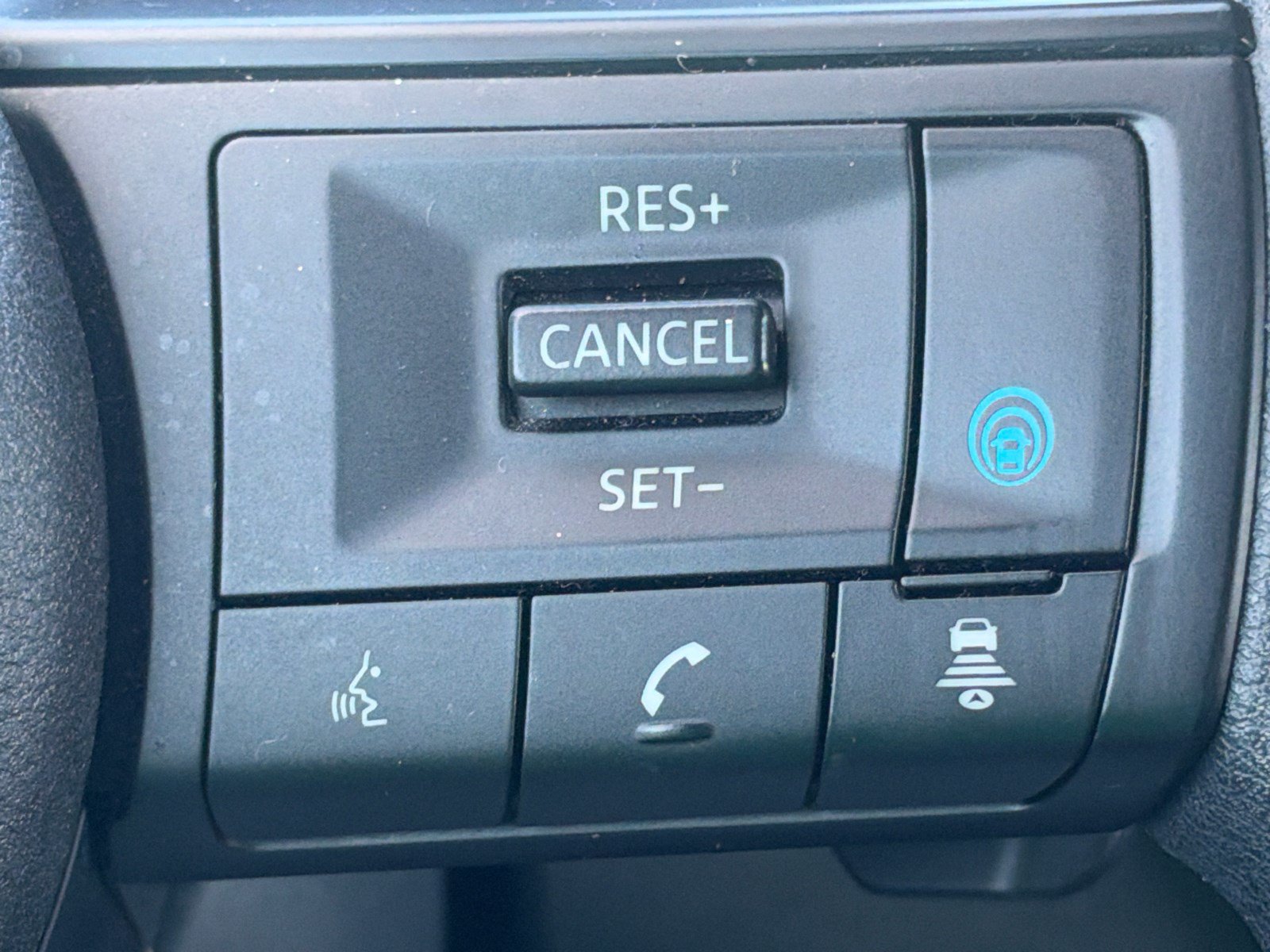 Used 2024 Nissan Rogue SV AWD/4WD image 28