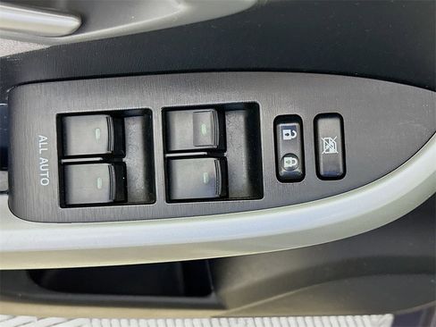 Used 2013 Toyota Prius Two image 19