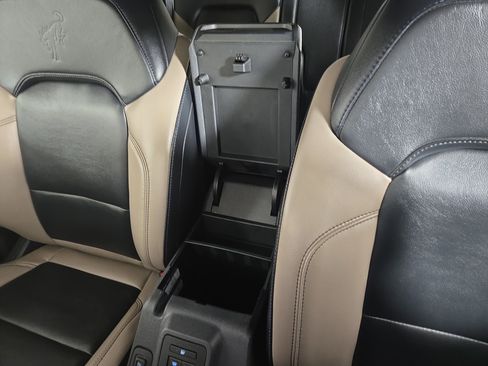 Used 2023 Ford Bronco Wildtrak image 28