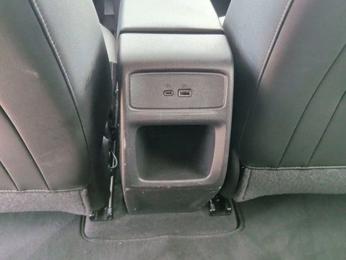 Used 2025 Chevrolet Trax LT FWD image 32