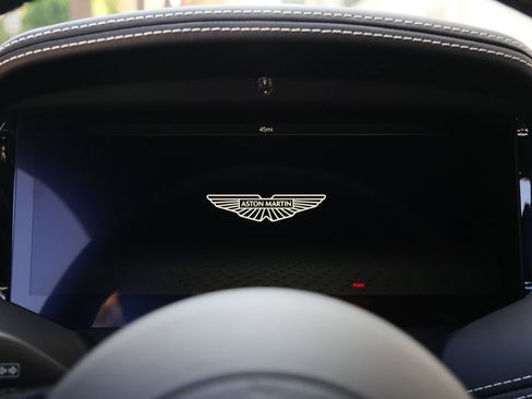 Used 2025 Aston Martin DB12 Coupe RWD image 6