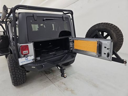 Used 2016 Jeep Wrangler Unlimited Sport w/ Quick Order Package 24S AWD/4WD image 15
