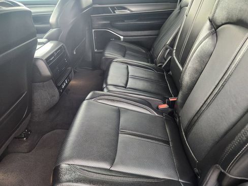 Used 2025 Jeep Wagoneer L 4WD image 29