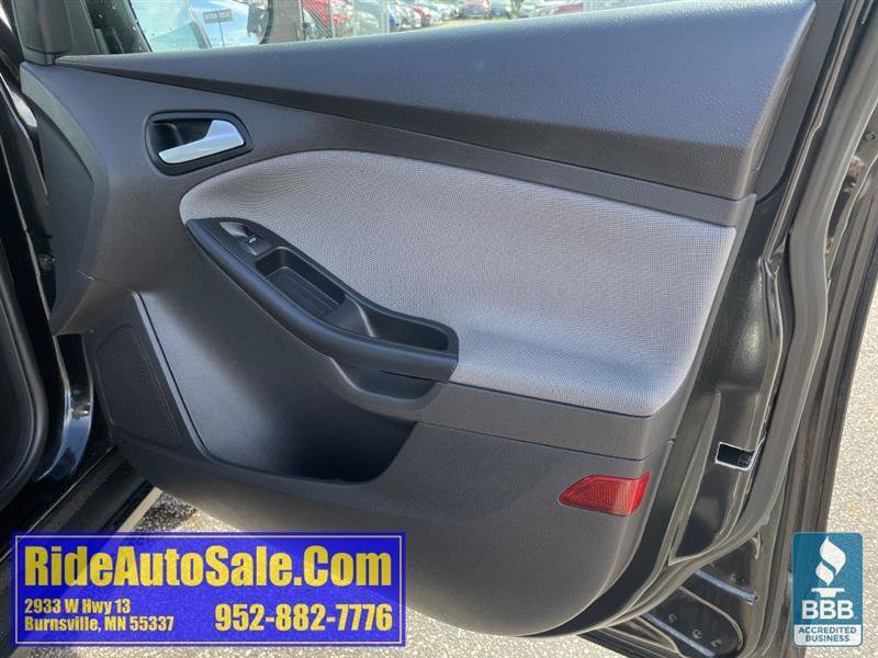Used 2014 Ford Focus SE w/ SE Winter Package FWD image 13