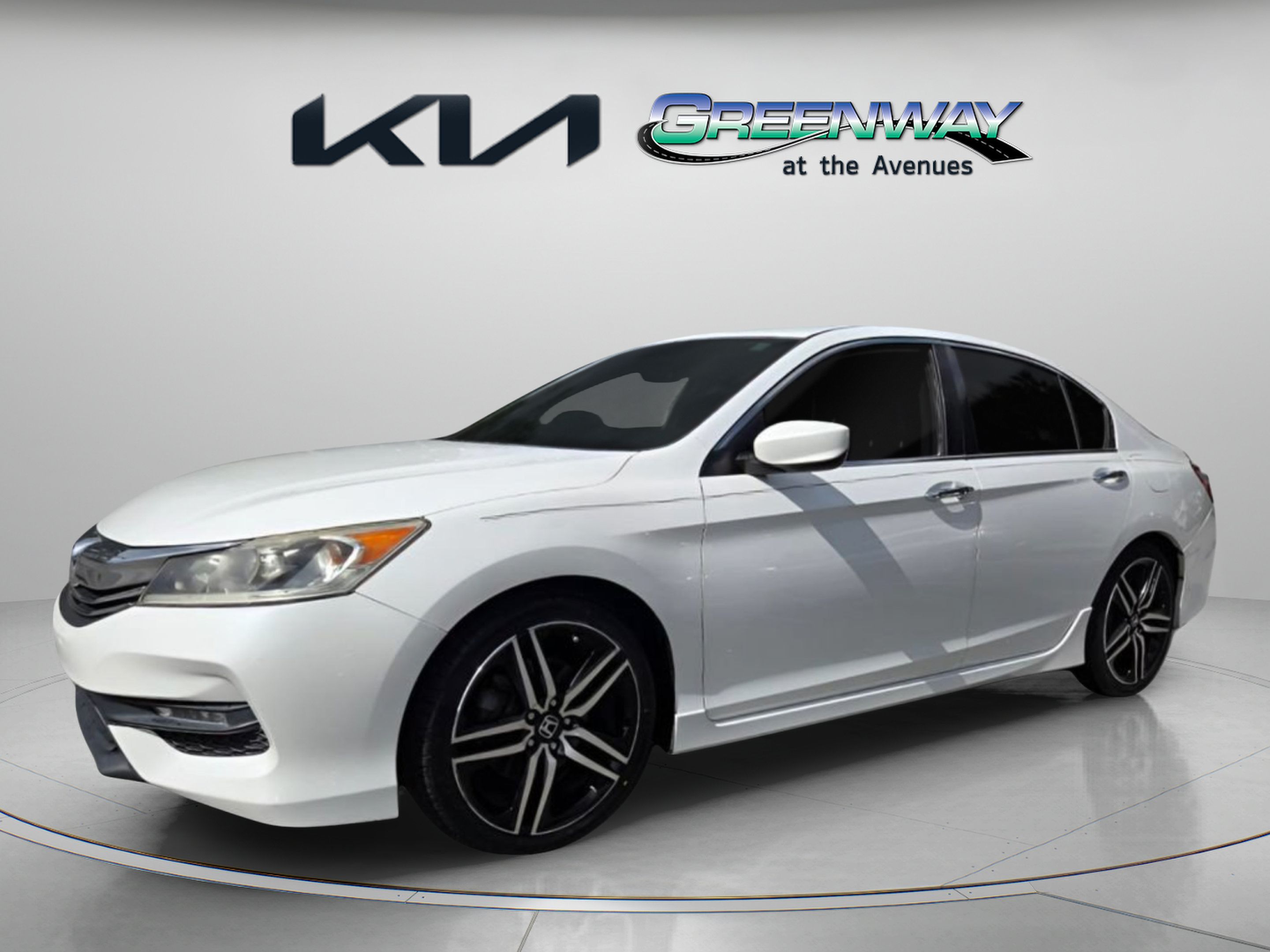 Used 2017 Honda Accord Sport image 3