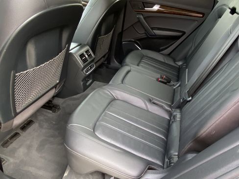 Used 2020 Audi Q5 e Premium w/ Convenience Package image 22