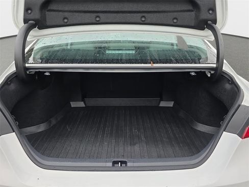 Used 2024 Toyota Camry SE image 14