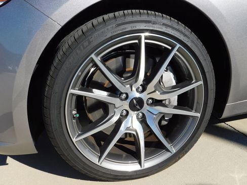 Used 2026 Genesis G70 2.5T image 11