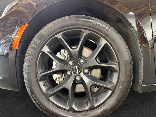 Used 2025 Chrysler Pacifica Limited FWD image 9