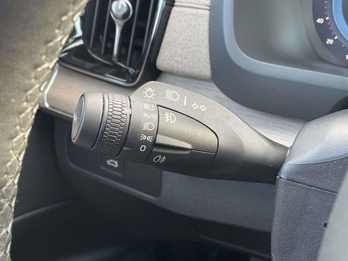 Used 2025 Volvo XC90 B5 Plus image 13