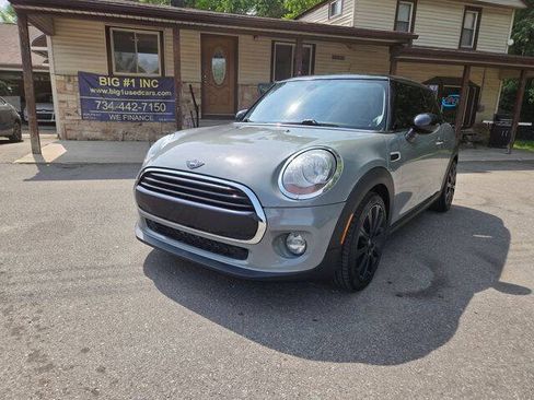 Used 2017 MINI Cooper 2-Door Hardtop FWD image 1
