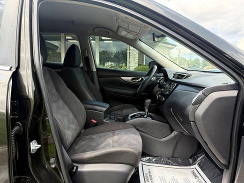 Used 2016 Nissan Rogue S w/ Appearance Package FWD image 27