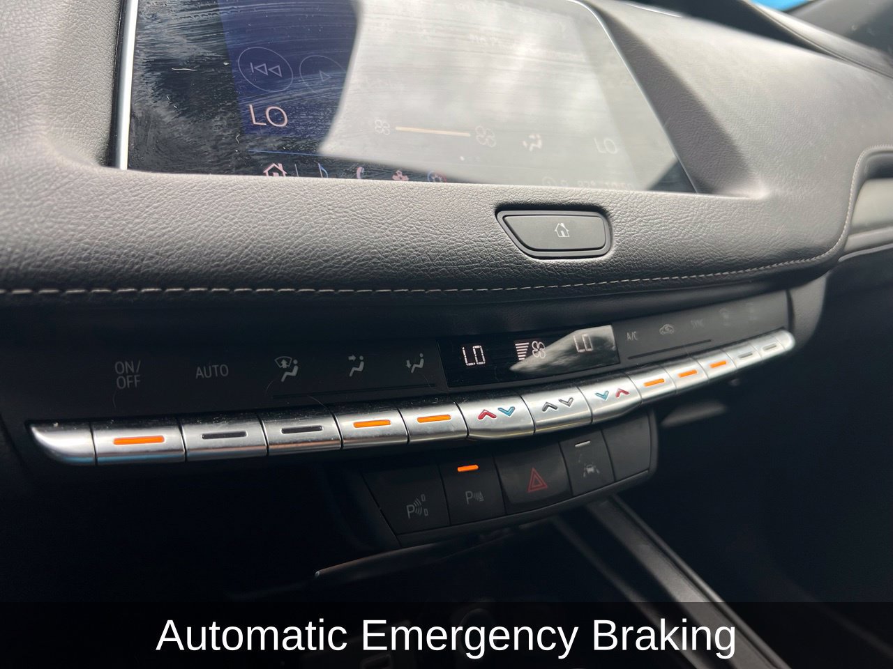 Used 2023 Cadillac XT4 Premium Luxury w/ Technology Package FWD image 19