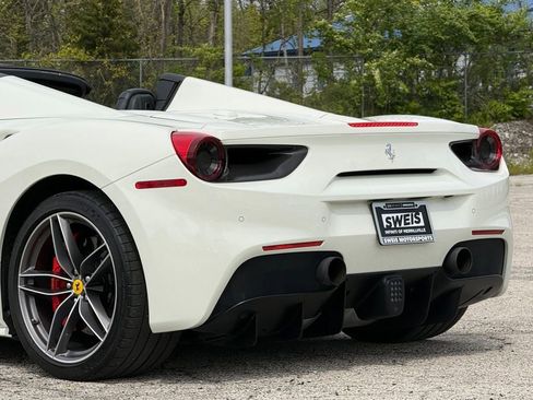 Used 2019 Ferrari 488 Spider RWD image 32