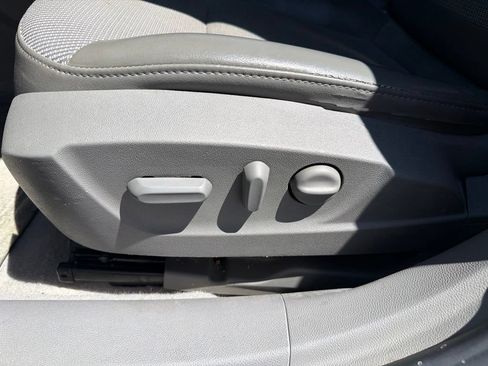 Used 2016 Chevrolet Malibu LT w/ Power Convenience Package FWD image 12