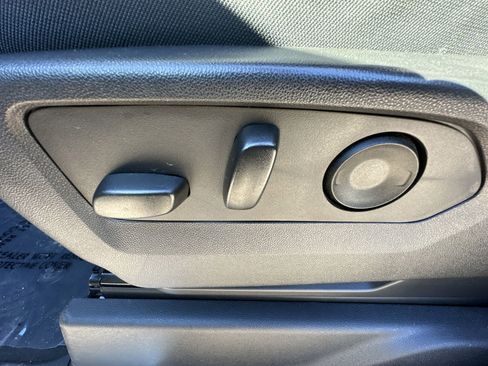 Used 2025 Chevrolet Silverado 1500 LT image 14