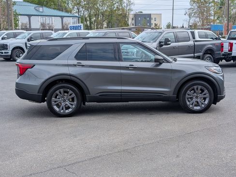 New 2026 Ford Explorer Active w/ Active Comfort Package image 8