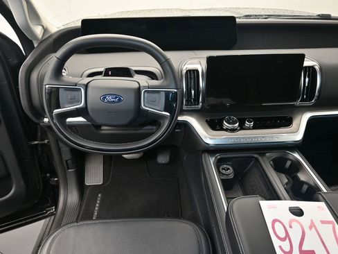 New 2025 Ford Expedition Max Platinum w/ Driver's Package image 17