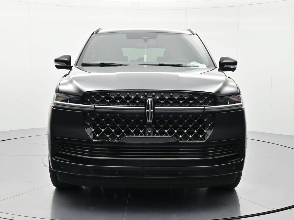 New 2026 Lincoln Navigator Reserve w/ Jet Appearance Package AWD/4WD image 2