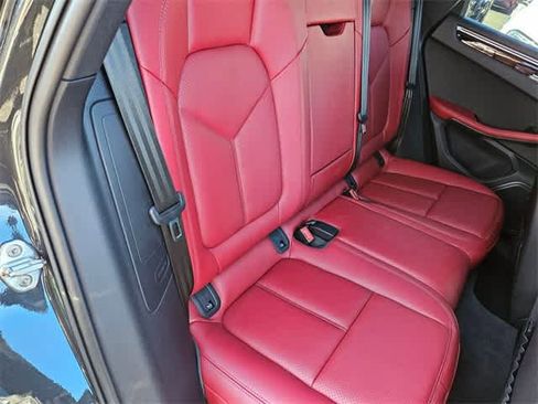 Used 2024 Porsche Macan image 21