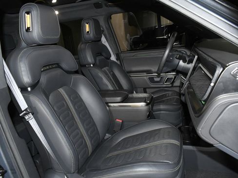 Used 2022 Rivian R1S Launch Edition image 8