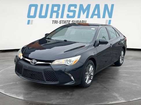 Used 2016 Toyota Camry SE image 2