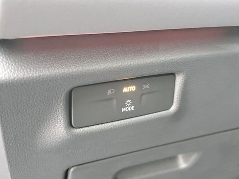 New 2026 Volkswagen Tiguan SE R-Line image 17