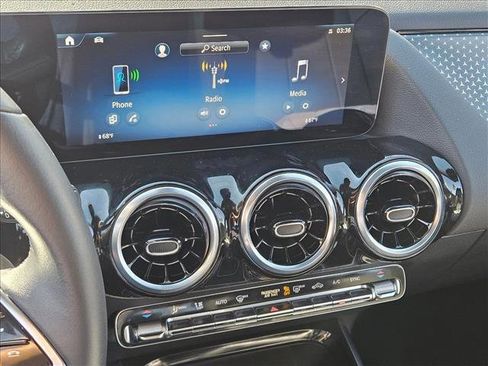 Used 2025 Mercedes-Benz GLA 250 image 14