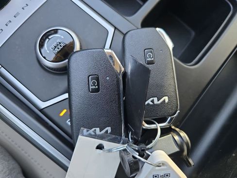 Certified 2022 Kia Sorento EX w/ Panoramic Sunroof Package image 36