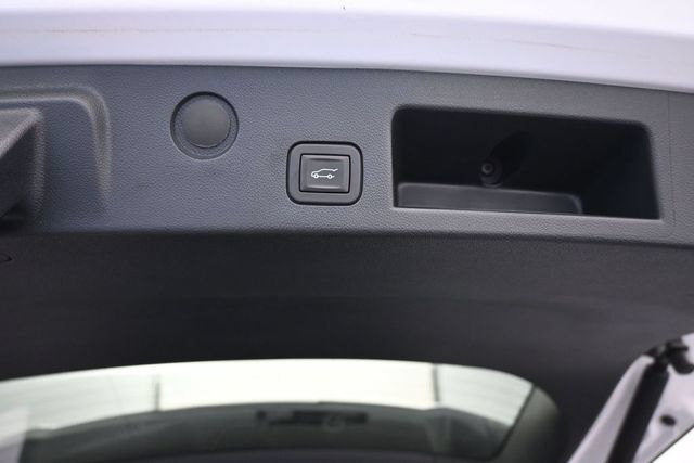 Used 2025 Chevrolet Equinox LT w/ Convenience Package II AWD/4WD image 9