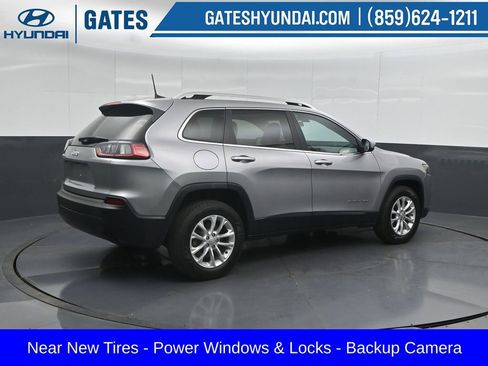 Used 2019 Jeep Cherokee Latitude w/ Popular Appearance Group image 2