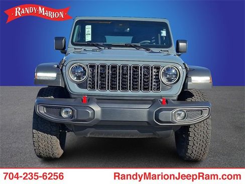 Used 2024 Jeep Wrangler Unlimited Rubicon w/ Technology Group image 2