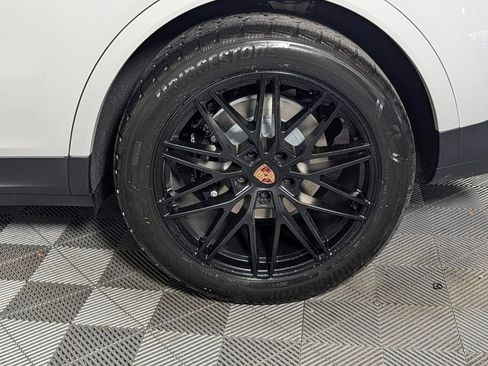 New 2026 Porsche Cayenne S image 12