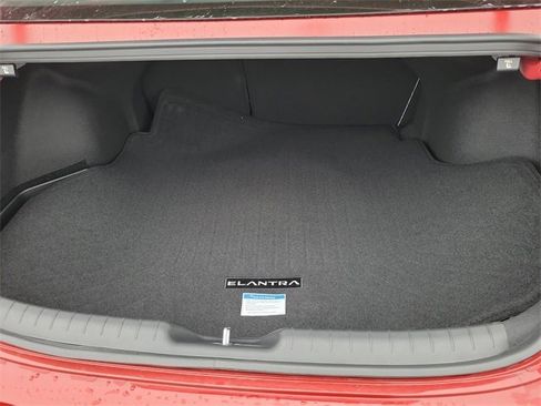 New 2025 Hyundai Elantra Limited image 23