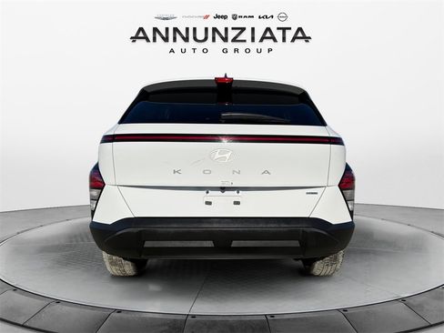 Used 2025 Hyundai Kona SEL image 4