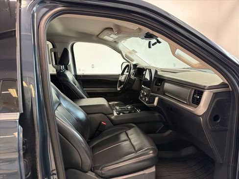Used 2022 Ford Expedition Max XLT image 38