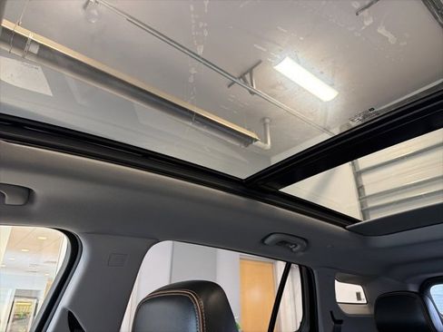 Used 2022 GMC Terrain AT4 w/ Infotainment Package II image 2