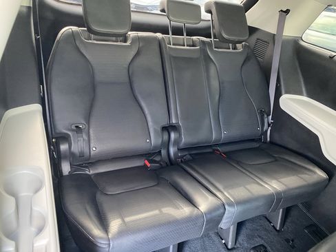 Used 2024 Kia Carnival SX Prestige FWD image 12