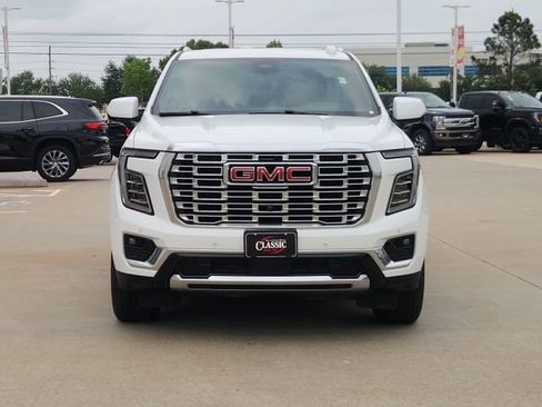 Used 2025 GMC Yukon Denali AWD/4WD image 2