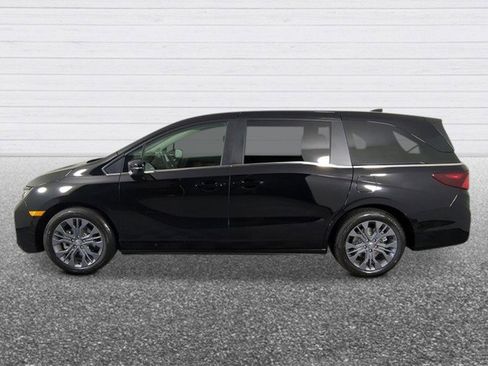 New 2026 Honda Odyssey Touring image 3