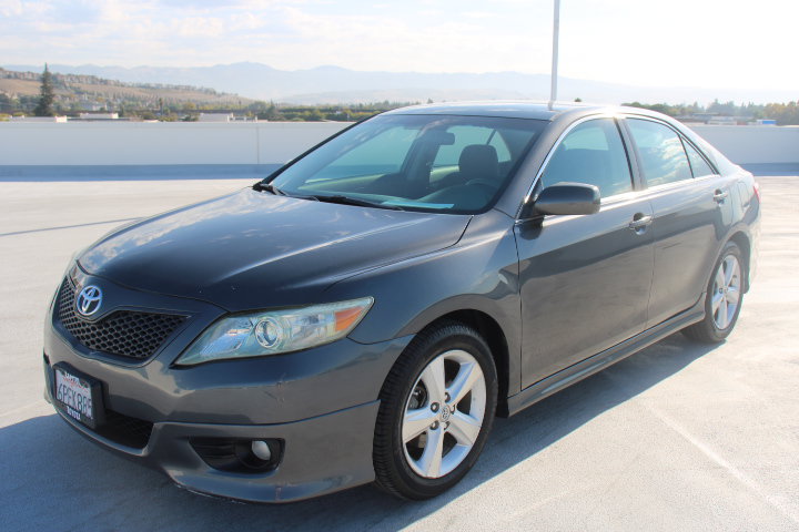 Used 2010 Toyota Camry SE FWD image 6